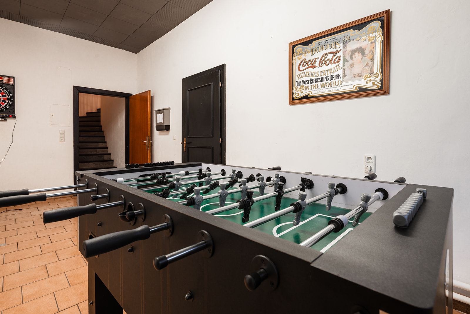 Eingangsbereich mit Wuzzler und Dartautomat